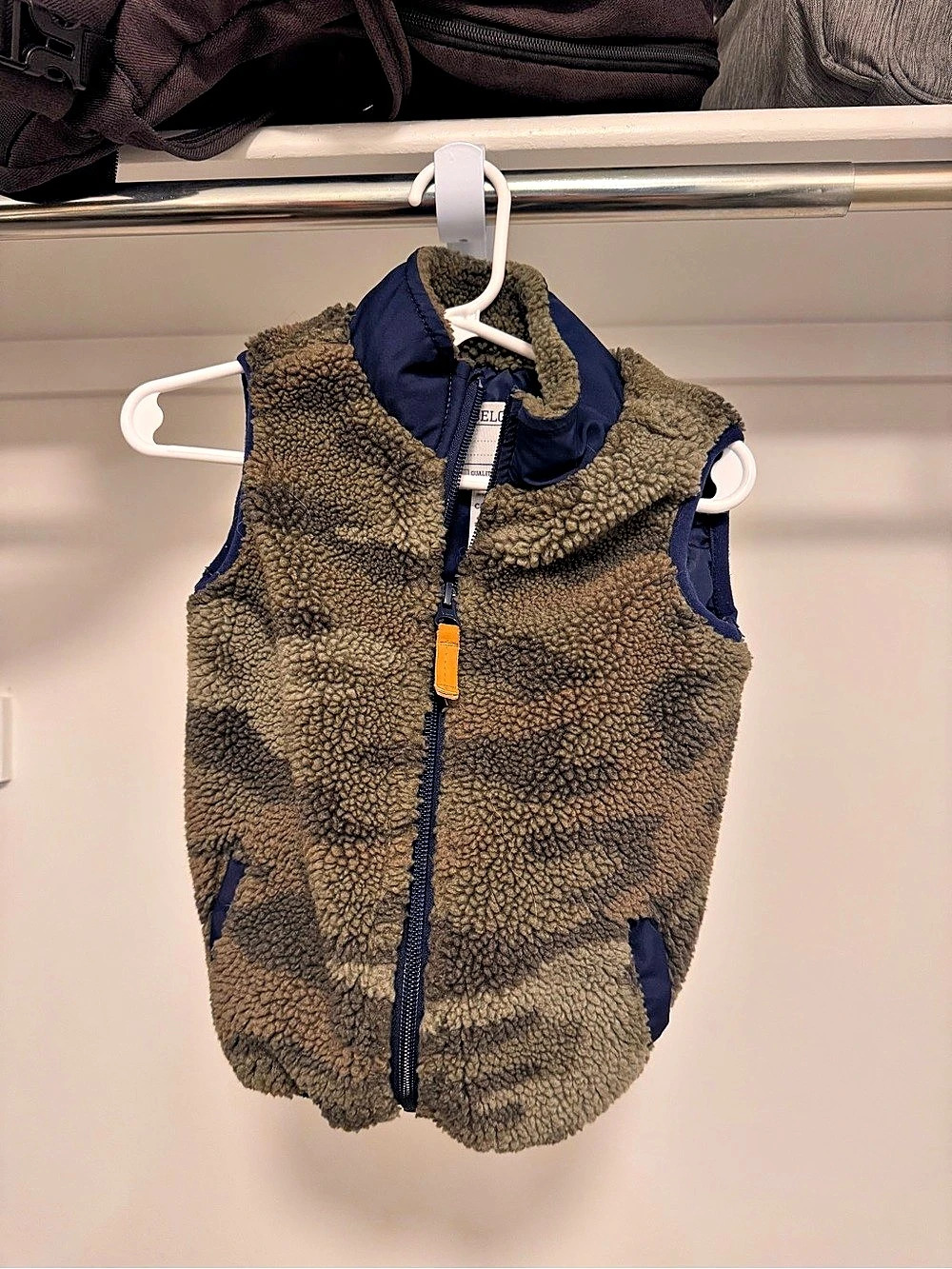 Camo Fleece Vest in Green & Brown Size 2T Like New